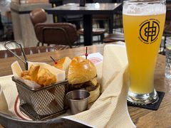 -BOURBON 玻本美式餐厅酒吧(虹桥新天地店)