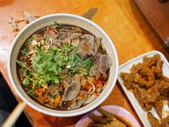 -爆炸头阿姨小四川正宗川味小吃(无任何分店)