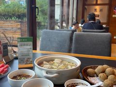 -黔蘑菇四季餐厅(观山湖店)