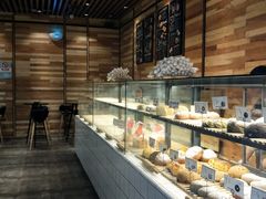 面包甜点陈列柜-野上麦田(中贸广场店)
