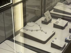 -RUANS阮仕珍珠(北京蓝色港湾店)