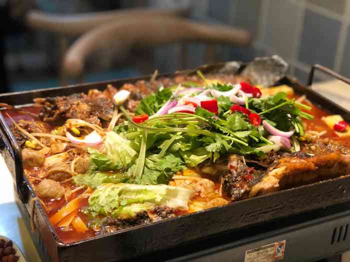 馋嘴猫烧烤烤鱼-"很好找,店面就直对弄堂,上下两层,外面也.