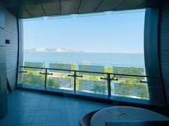 -上海滴水湖皇冠假日酒店