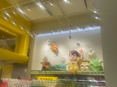 -咻啵翔翔零食基地(万达广场店)