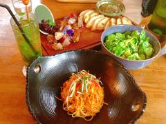 -植物园哈利亚餐厅