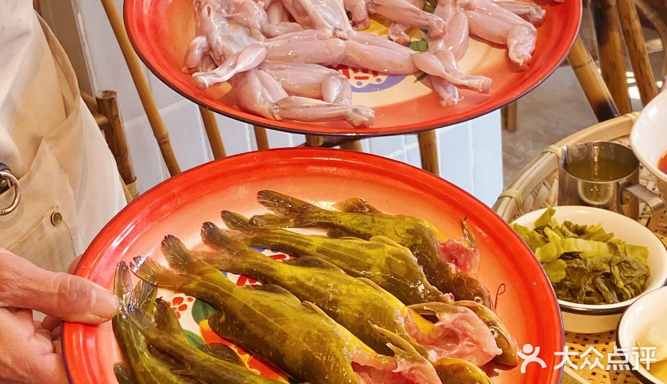 现炒底料的川味鱼火锅，涮起来那叫一个香‼️