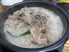 -吴草鸡爪오초닭발韩食堂(融恒盈嘉中心店)