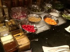 自助取餐区-OPEN開全日自助餐厅·牛肉火锅·海鲜(佛山希尔顿酒店)