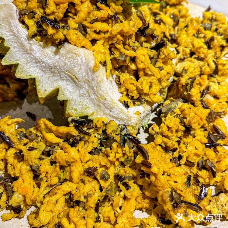 席地而坐啃大闸蟹！在这里吃饭就是舒坦