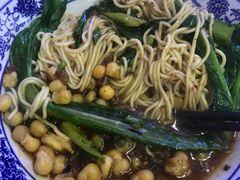 -渝之汇牛肉豌杂面