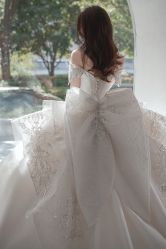 -艾米丽婚纱礼服