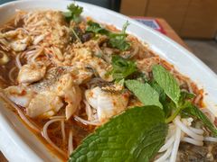 米线鲈鱼-山茶云南菜(中关村店)