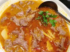 泡菜牛肉锅-付掌柜在成都·热炒砂锅集(金禾店)