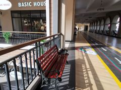 -王府井奥莱临潼小镇(临潼店)