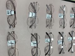 -罗伯特眼镜·蔡司官方授权(罗湖国贸店)