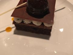 芝麻巧克力蛋糕-广州四季酒店·佰鲜汇·现代法餐