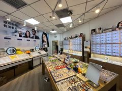 -天空之镜眼镜店蔡司依视路配镜授权零售店(望京颐堤港店)