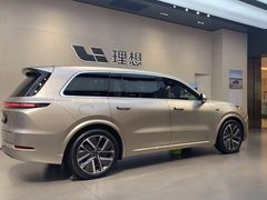 -理想汽车(世纪汇店)