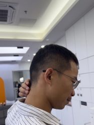 -首脑美发沙龙