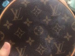 -爱革·洗衣改衣·洗鞋修鞋·洗包修包·奢侈品护理(宝地广场店)