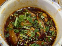 -爆炸头阿姨小四川正宗川味小吃(无任何分店)