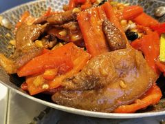 干锅大片肉-俏湘厨•地道湘菜(建华南路店)