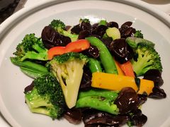 橄榄油炒田园时蔬-港丽餐厅(龙之梦长宁店)