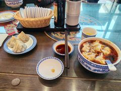 -笑来喜馄饨小笼工坊(通扬路店)