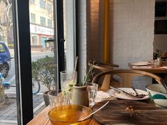 靠窗位-La Strada(安福路店)