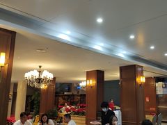 -鹏城人家海鲜酒家·23年老字号(较场尾店)
