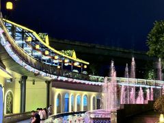 -茅草房·河畔园林火锅