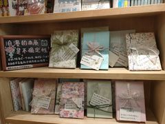 -猫的天空之城概念书店(杭州南宋御街店)