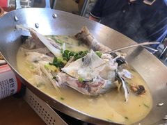 铁锅山泉水煮雄鱼-湘村小灶·地道长沙菜·本地人优选(万家丽路店)