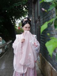 -初见汉服体验馆(拙政园店)