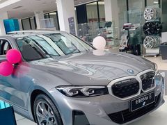 -上海宝信宝马4S店