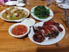 -四更周店烤乳猪