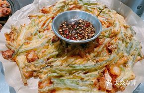 Crispy Seafood Scallion Pancake