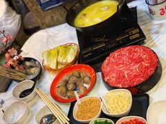 -鲜入围煮花胶鸡海鲜火锅