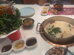 -洪氏嗨捞·猪肚鸡火锅(阳光天地店)