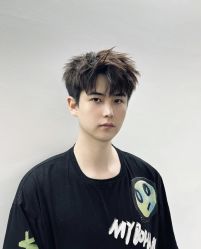 -安蒂护肤造型