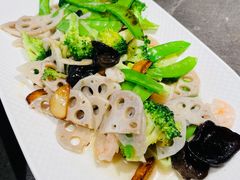 -五谷丰登农家院·地道胶东菜·海鲜烧烤(威海店)