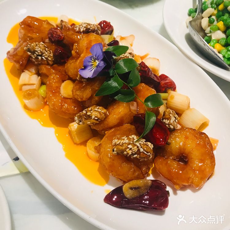 孔雀｜拥有tiffany蓝的川菜馆