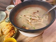 鲜松茸打汤-缘生态云南菜·野生菌庭院餐厅(华侨城店)