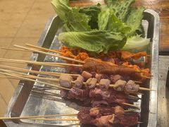 -哈尔滨小酒馆·鲜肉现穿自助烧烤(康新花园店)