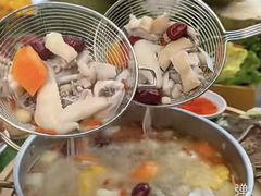 -墨脱石锅椰子鸡•香草鸭•东山羊(大东海店)