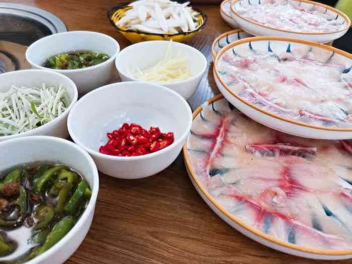 顺德鱼摆摆粥鱼火锅-"宝善街对面的巷子里居然开了这么一家宝藏店.