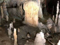 -波斯托伊纳溶洞