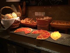-松山湖凯悦酒店·Café自助餐厅·周末火舞秀表演