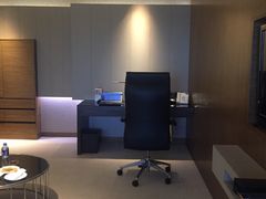 -上海滴水湖皇冠假日酒店