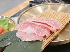 -臻牛烤肉